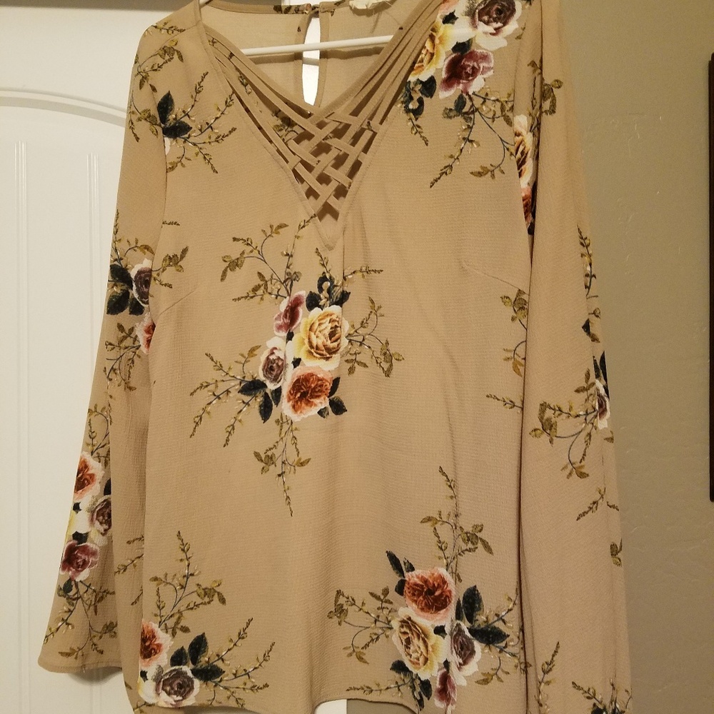 Bell sleeve floral blouse